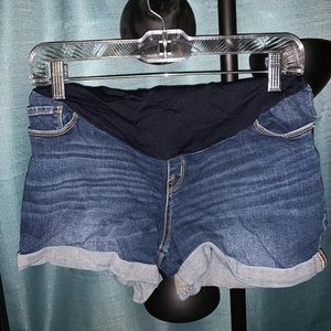 Maternity shorts
